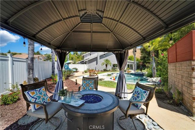 6 N Peregrine Circle, Oak Park, CA 91377