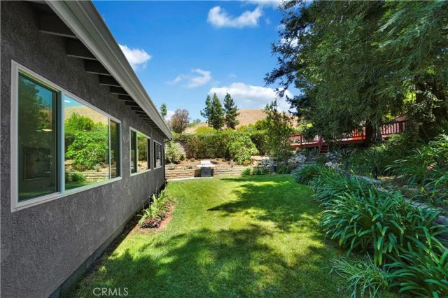 6 N Peregrine Circle, Oak Park, CA 91377