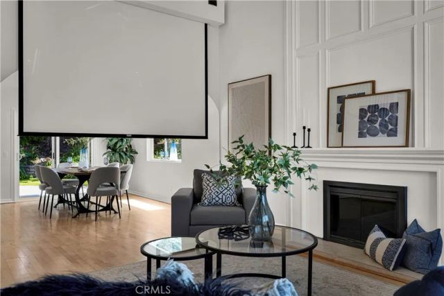 6 N Peregrine Circle, Oak Park, CA 91377
