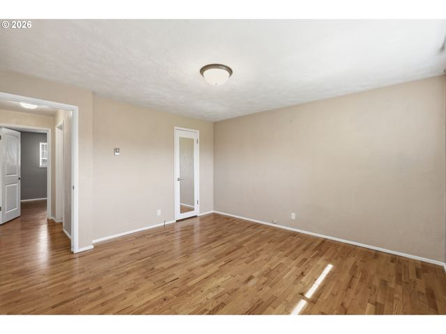 1789 LAWNRIDGE Ave, Springfield, OR 97477