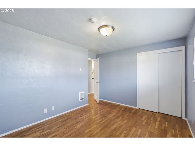 1789 LAWNRIDGE Ave, Springfield, OR 97477