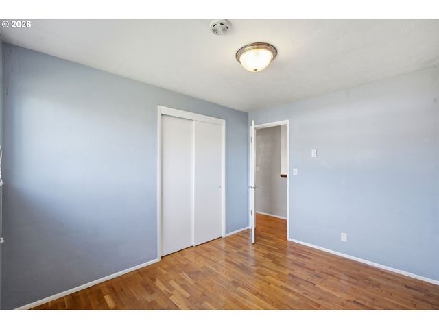 1789 LAWNRIDGE Ave, Springfield, OR 97477