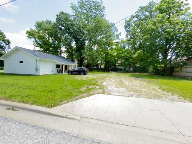 427 W Walnut Street, Nevada, MO 64772