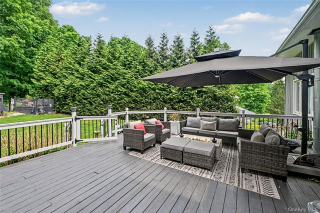 26 Mandy Lane, Mahopac, NY 10541