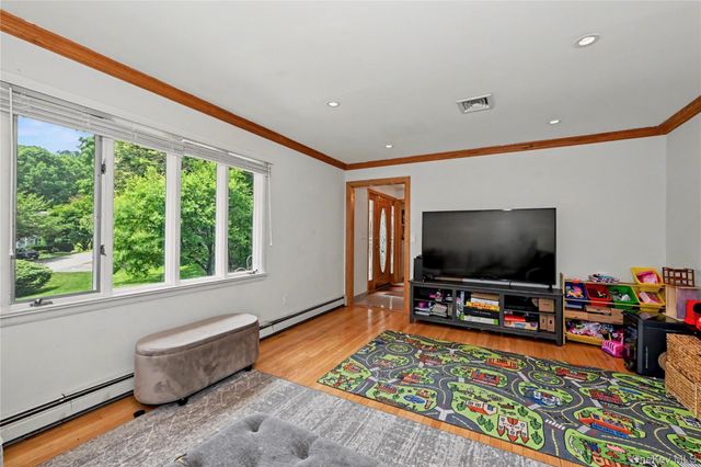 26 Mandy Lane, Mahopac, NY 10541