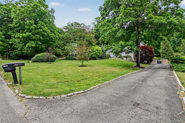 26 Mandy Lane, Mahopac, NY 10541