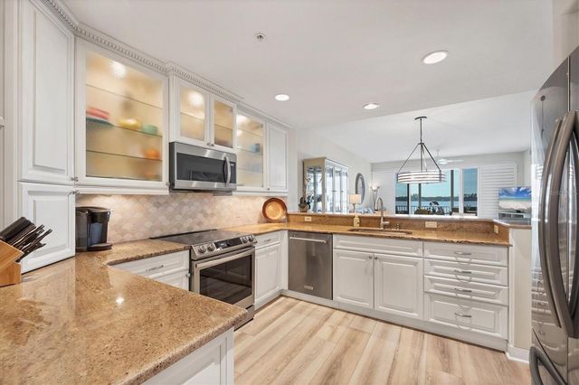 242 HIDDEN BAY DRIVE 302, Osprey, FL 34229