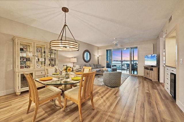 242 HIDDEN BAY DRIVE 302, Osprey, FL 34229