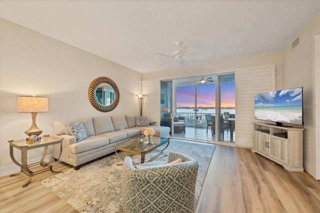 242 HIDDEN BAY DRIVE 302, Osprey, FL 34229