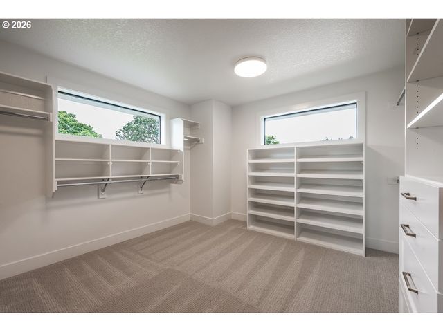 4460 Lords Ln, Lake Oswego, OR 97035