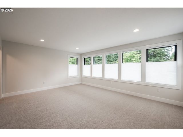4460 Lords Ln, Lake Oswego, OR 97035