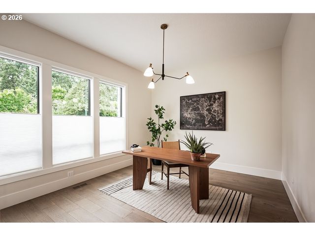 4460 Lords Ln, Lake Oswego, OR 97035