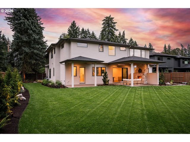 4460 Lords Ln, Lake Oswego, OR 97035