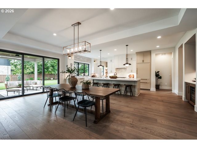 4460 Lords Ln, Lake Oswego, OR 97035