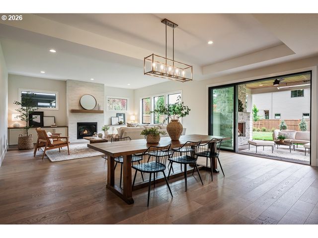 4460 Lords Ln, Lake Oswego, OR 97035