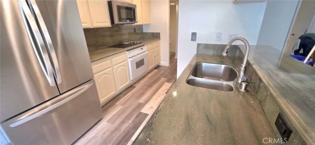 1120 Palo Verde Avenue, Long Beach, CA 90815
