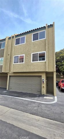1120 Palo Verde Avenue, Long Beach, CA 90815