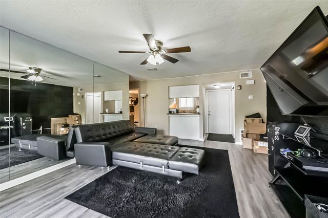 15919 Golf Club Drive 215, Crosby, TX 77532