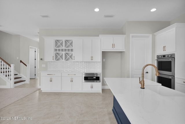 12156 MARIPOSA Avenue, Jacksonville, FL 32256