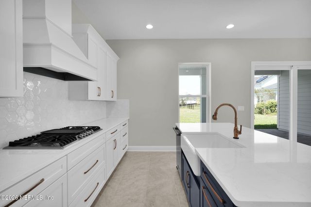 12156 MARIPOSA Avenue, Jacksonville, FL 32256