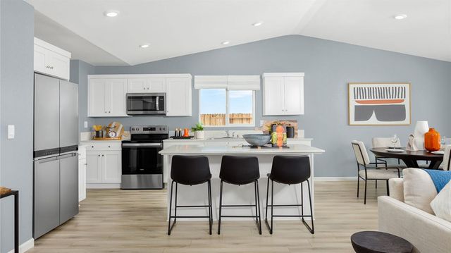 2380 Labrusca St, Manteca, CA 95337