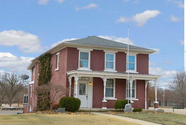 713 E Superior Street, Ottawa, IL 61350