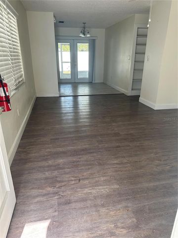 1017 E 1ST AVENUE, Mount Dora, FL 32757