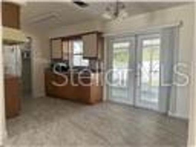 1017 E 1ST AVENUE, Mount Dora, FL 32757