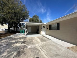 1017 E 1ST AVENUE, Mount Dora, FL 32757
