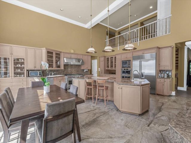 19 Mallard Drive, Lloyd Harbor, NY 11743