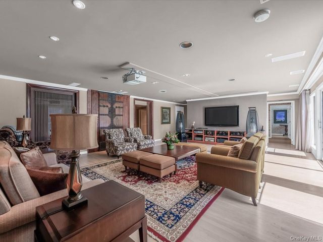 19 Mallard Drive, Lloyd Harbor, NY 11743
