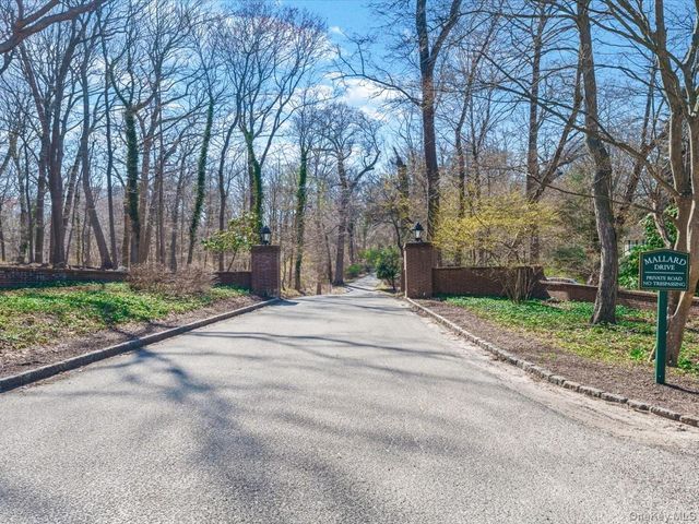 19 Mallard Drive, Lloyd Harbor, NY 11743