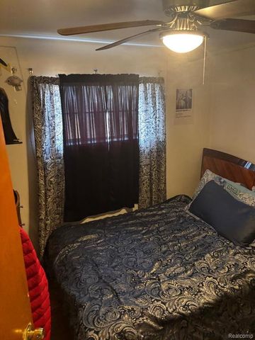 21350 Kipling Street, Oak Park, MI 48237