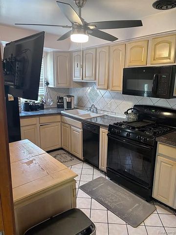 21350 Kipling Street, Oak Park, MI 48237