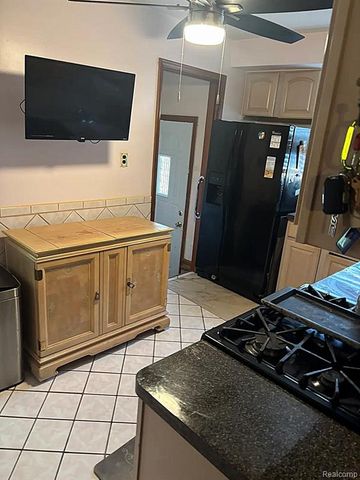 21350 Kipling Street, Oak Park, MI 48237