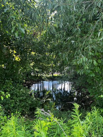 Columbus Drive, Plymouth, IN 46563