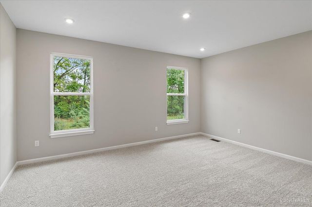 2552 Golden Leaf Drive, Beavercreek, OH 45431