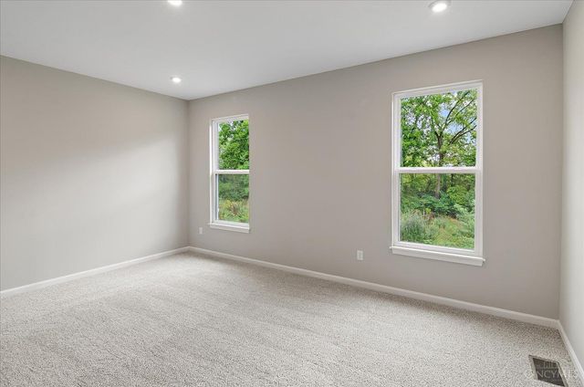 2552 Golden Leaf Drive, Beavercreek, OH 45431