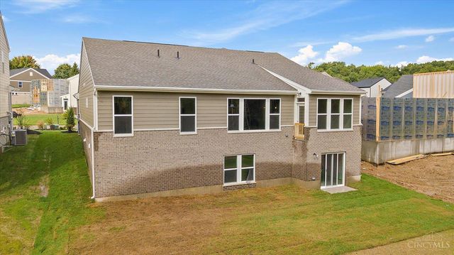 2552 Golden Leaf Drive, Beavercreek, OH 45431