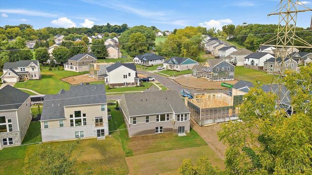 2552 Golden Leaf Drive, Beavercreek, OH 45431