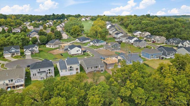 2552 Golden Leaf Drive, Beavercreek, OH 45431