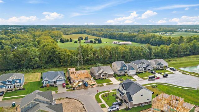 2552 Golden Leaf Drive, Beavercreek, OH 45431