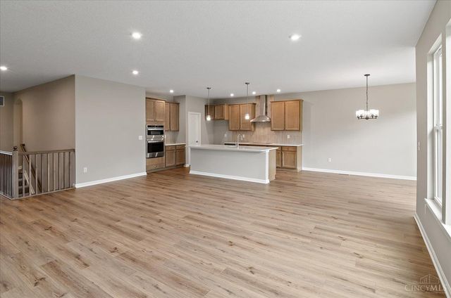 2552 Golden Leaf Drive, Beavercreek, OH 45431