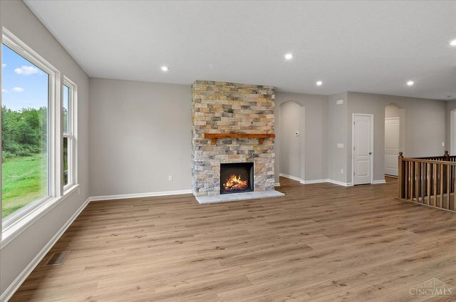 2552 Golden Leaf Drive, Beavercreek, OH 45431