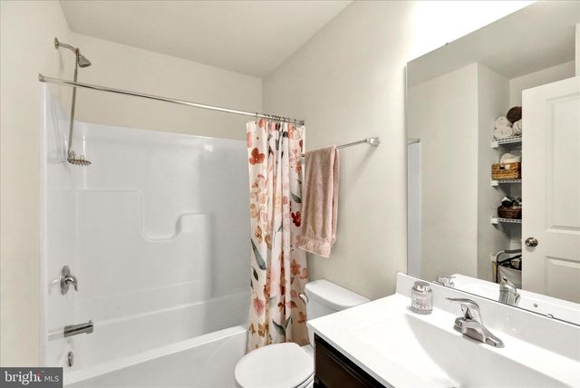 17 HAWLEY CT, Reading, PA 19606