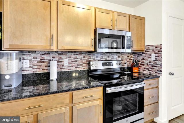 17 HAWLEY CT, Reading, PA 19606