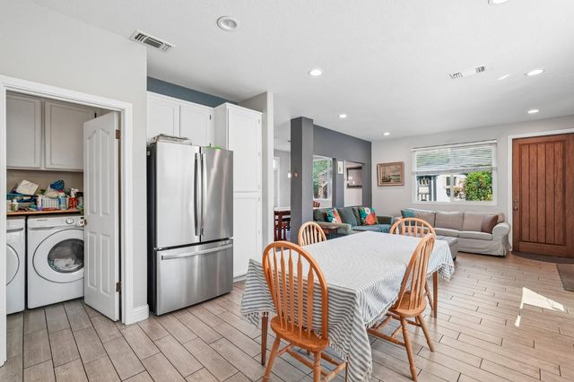 6190 Fieldale Dr, Elk Grove, CA 95758