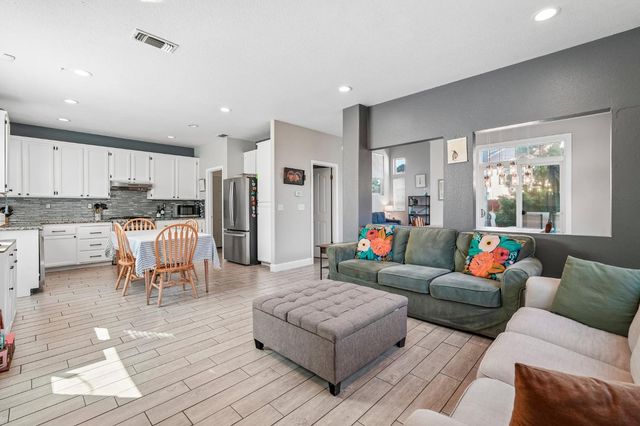 6190 Fieldale Dr, Elk Grove, CA 95758