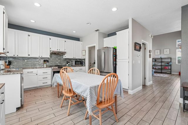 6190 Fieldale Dr, Elk Grove, CA 95758