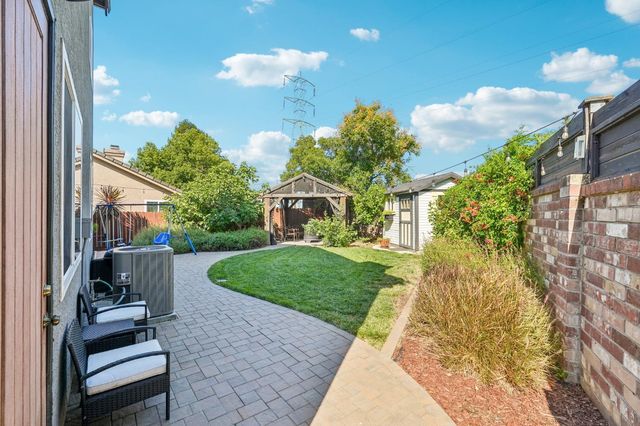 6190 Fieldale Dr, Elk Grove, CA 95758